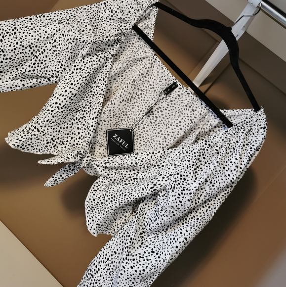 ZAFUL Spotted Crop Top - Picture 2 of 4